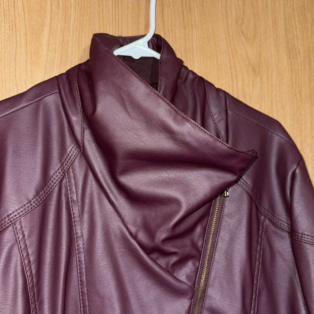 Outer Edge Women's burgundy full leather jacket, size 2X - Picture 3 of 7